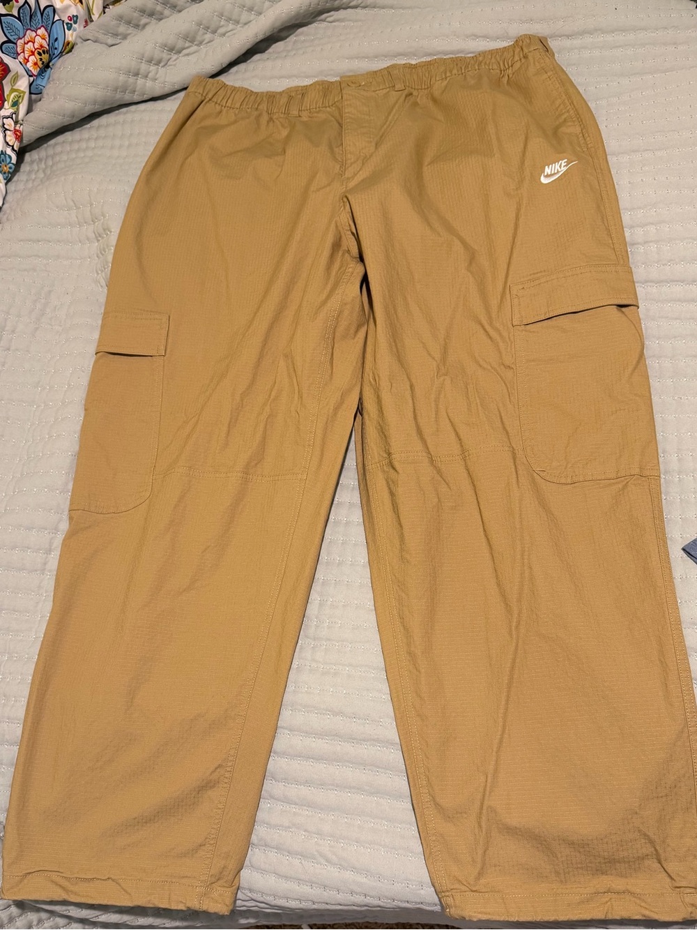 Nike Men’s Khaki  Woven Ripstop Cargo Pants. Washed, but never worn.